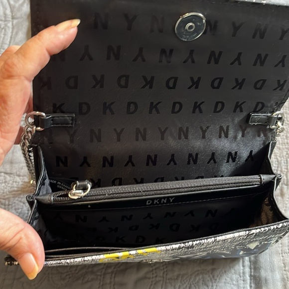 DKNY Purse - Picture 5 of 7